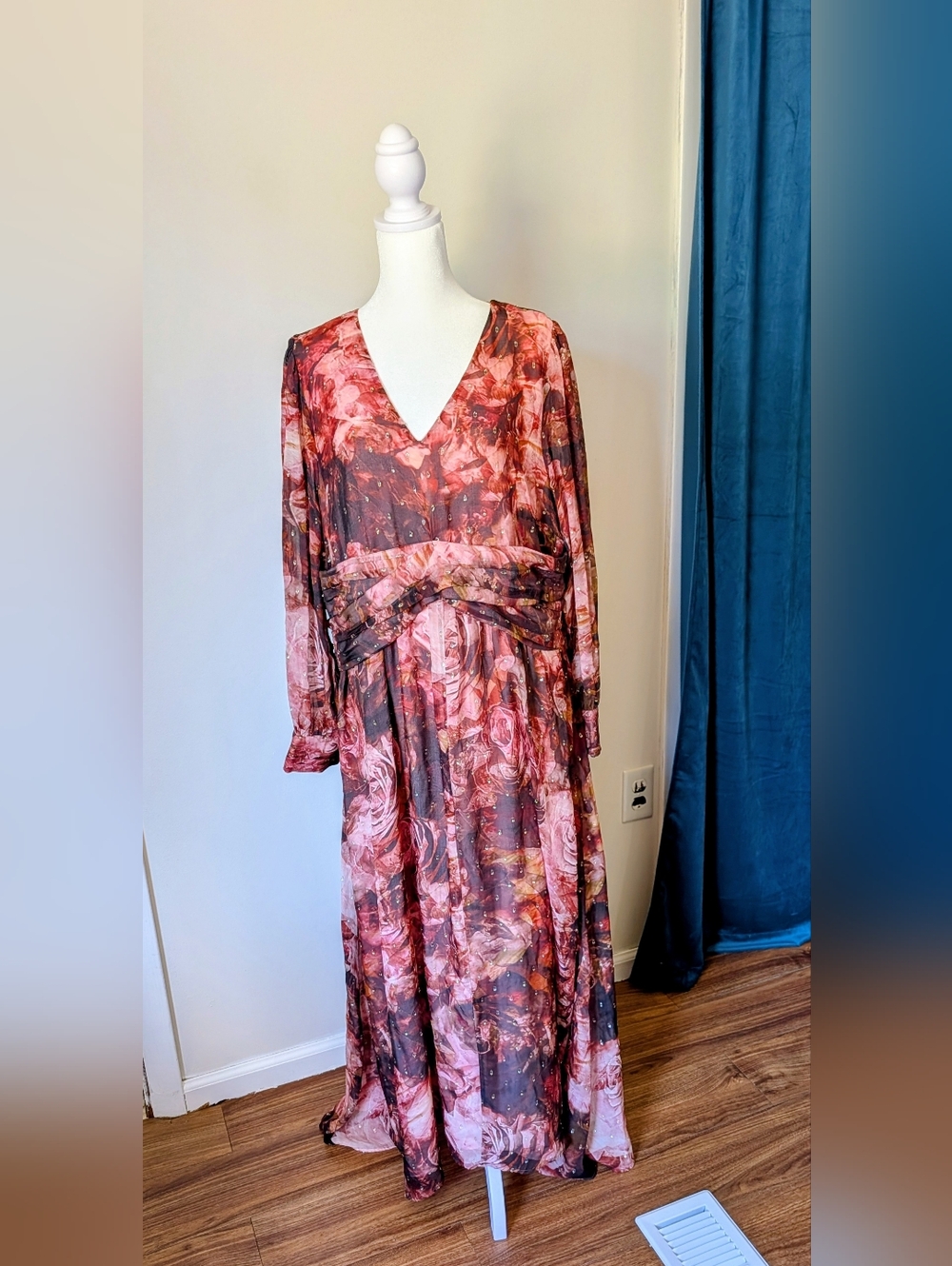 Gorgeous Dress NWT